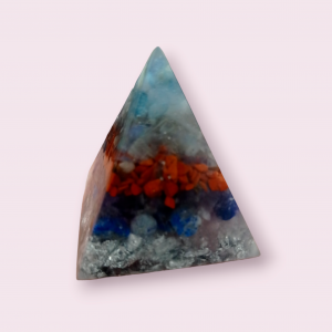 Piramide de Agua Marina, Piedra Luna, Cornalina, Amatista y Soldalita